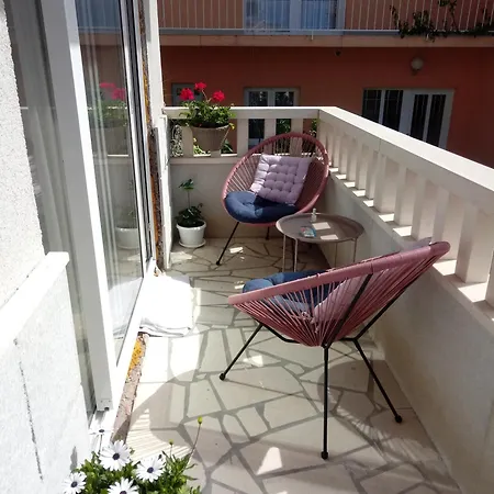 Katarina Za 6 Osoba شقة