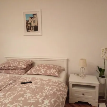 Katarina Za 6 Osoba * ماكارسكا