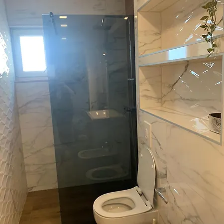 Katarina Za 6 Osoba شقة