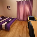 Katarina Za 6 Osoba Makarska